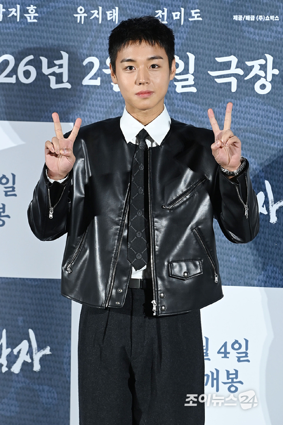 배우 유지태, 박지훈, 유해진, 전미도가 19일 오전 서울 용산구 CGV용산아이파크몰점에서 열린 영화 '왕과 사는 남자'(감독 장항준) 제작보고회에 참석해 포즈를 취하고 있다. [사진=문수지 기자]