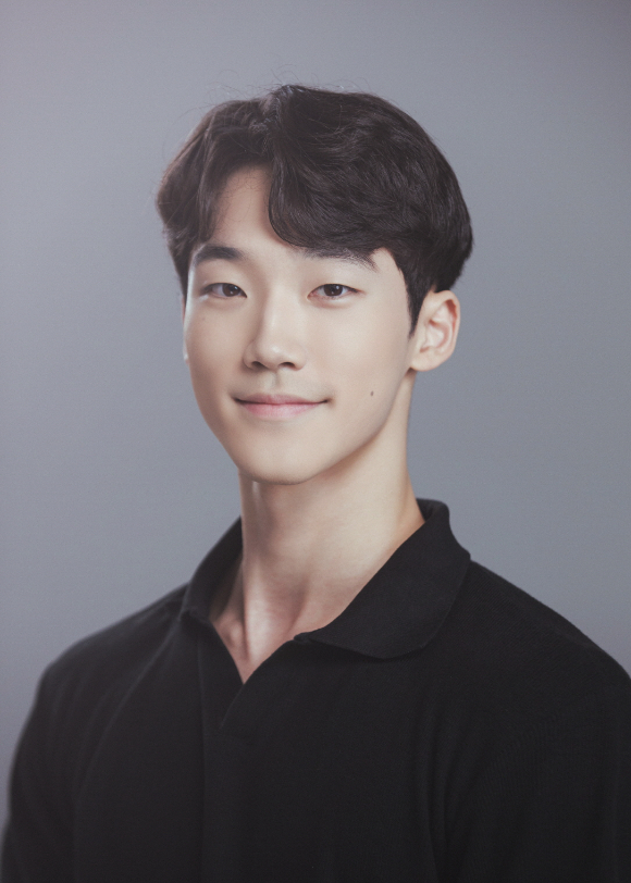 뮤지컬 '빌리 엘리어트' 성인 빌리 역의 임선우 [사진=신시컴퍼니 ]