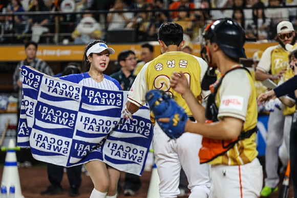 동아오츠카의 대표 음료 브랜드 포카리스웨트가 '2025 KBO 프로야구 올스타전' 공식 음료로 참가했다. [사진=동아오츠카 제공]