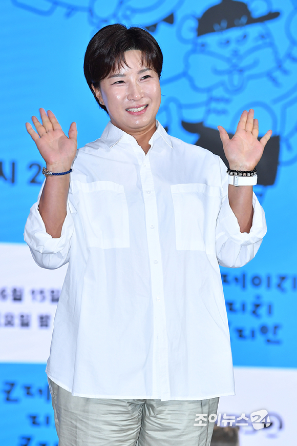 전 골프선수 박세리가 10일 오전 서울 영등포구 여의도동 KBS별관에서 진행된 KBS 2TV 새 예능프로그램 '크레이지 리치 코리안' 제작발표회에 참석해 포즈를 취하고 있다. [사진=문수지 기자]
