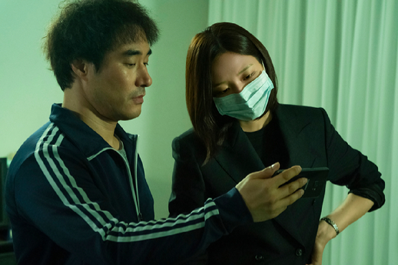 배우 정가람, 배성우가 영화 '끝장수사'에서 열연하고 있다. [사진=㈜에이스메이커무비웍스]