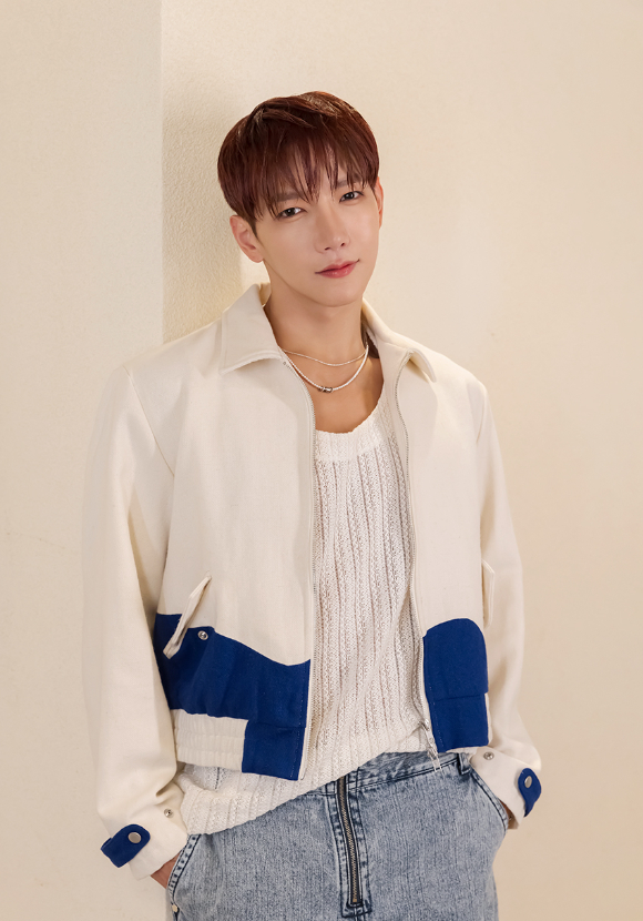 가수 준케이가 최근 서울 모처에서 진행된 미니 4집 '디어 마이 뮤즈' 발매 기념 인터뷰에서 포즈를 취하고 있다. [사진=JYP엔터테인먼트]