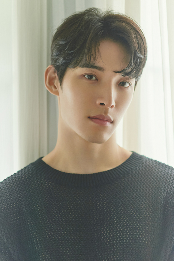 배우 조혁준이 BL 웹드라마 '블루밍'에 출연한다. [사진=유본컴퍼니]