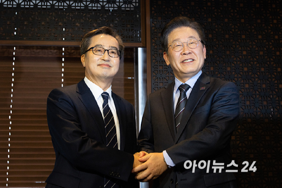 이재명 더불어민주당 대표와 김동연 경기도지사가 28일 오후 서울 여의도의 한 식당에서 회동을 하고 있다. [사진=곽영래 기자]