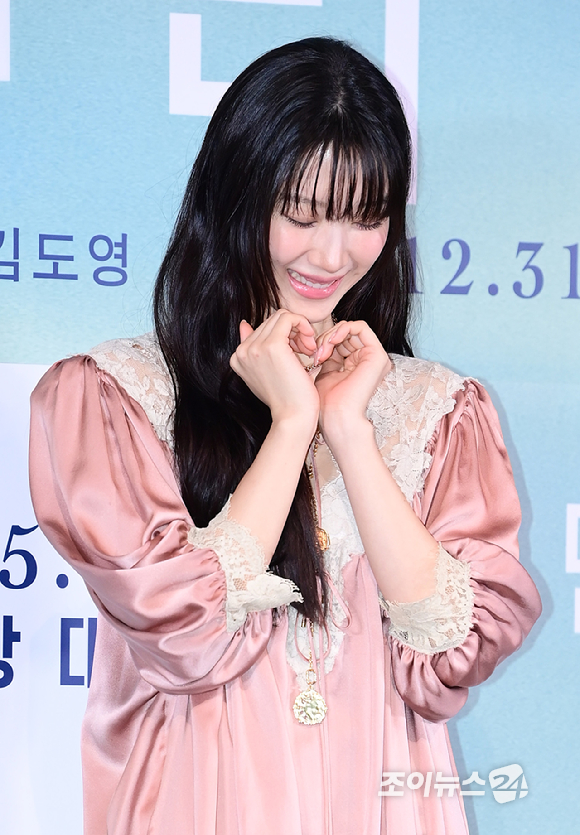 배우 문가영이 18일 오후 서울 용산구 CGV 용산아이파크몰에서 열린 영화 '만약에 우리'(감독 김도영) 언론시사회에 참석하고 있다. [사진=정소희 기자]