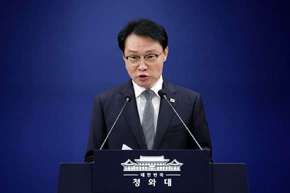 이규연 홍보소통수석이 15일 청와대 기자회견장에서 정부 인사 발표 관련 브리핑을 하고 있다. 2026.5.15 [청와대통신사진기자단] [사진=연합뉴스]