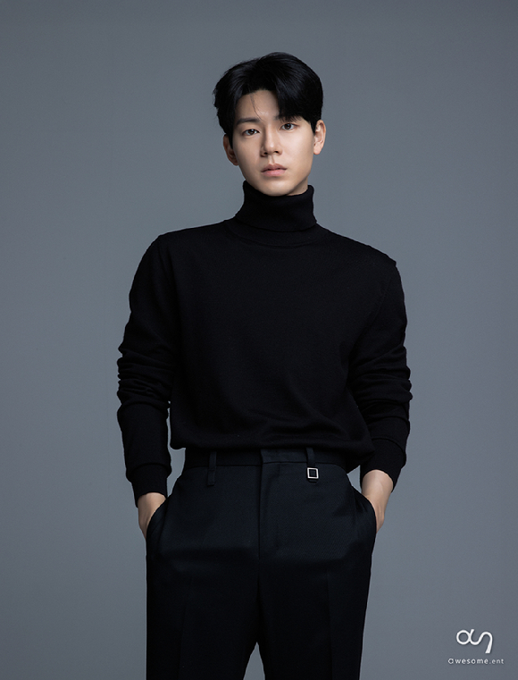 [조이人]① &apos;신사장&apos; 조필립의 치킨 취향⋯배현성 &quot;기름 쪽 뺀 옛날통닭&quot;