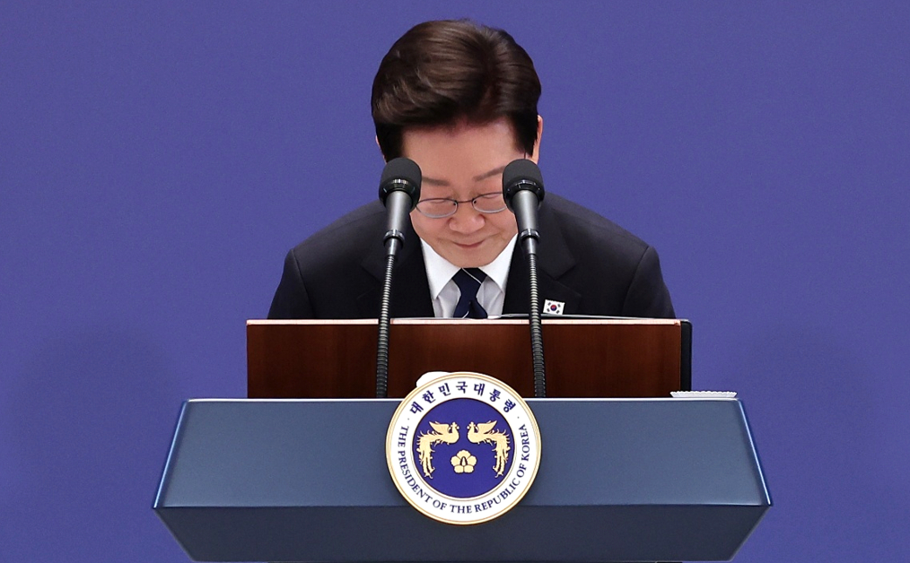 이재명 대통령이 18일 청와대 영빈관에서 기자회견을 마친 후 인사하고 있다. 2026.9.18 [사진=연합뉴스]