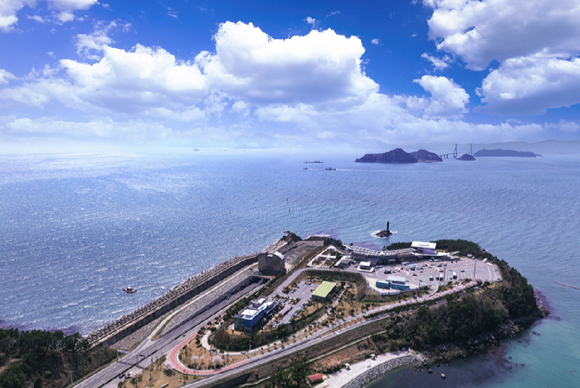 대우건설이 참여한 '거가대로 침매터널' 구간 전경. [사진=대우건설]