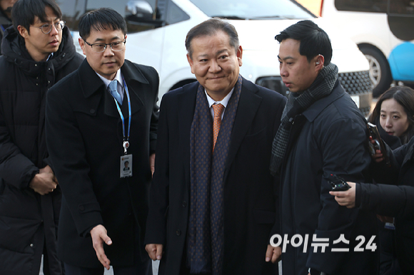 이상민 전 행정안전부 장관이 11일 오전 서울 종로구 헌법재판소에서 열린 윤석열 대통령 탄핵 심판 7차 변론기일에 증인으로 출석하고 있다. [사진=사진공동취재단]