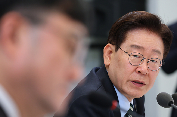 이재명 대통령이 16일 청와대 영빈관에서 열린 복지부ㆍ식약처ㆍ성평등부ㆍ권익위 등에 대한 부처 업무보고에서 발언하고 있다. 2026.7.16 [사진=연합뉴스]