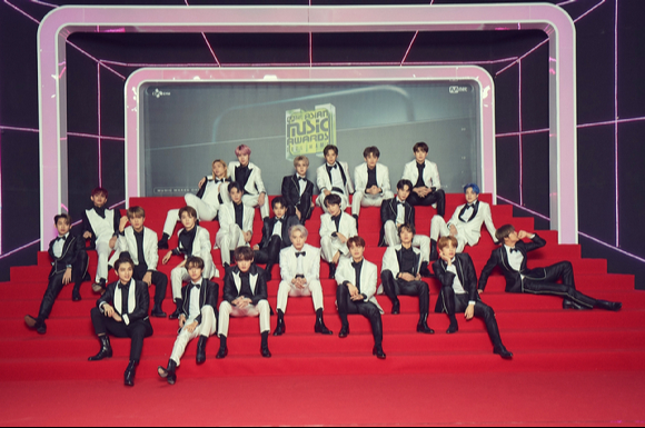 그룹 NCT가 6일 오후 비대면으로 진행된 아시아 음악 시상식 '2020 엠넷 아시안 뮤직 어워즈'(2020 MAMA)에 참석해 포즈를 취하고 있다. [사진=사진 제공 = CJ ENM]