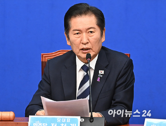 정청래 더불어민주당 대표가 27일 서울 여의도 국회에서 열린 최고위원회의에서 발언하고 있다. [사진=곽영래 기자]