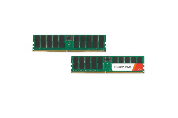 SK하이닉스 1b DDR5 서버용 64기가바이트 D램 모듈 [사진=SK하이닉스]