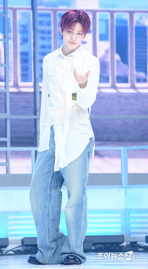 그룹 투어스 지훈가 27일 오후 서울 광진구 광장동 예스24라이브홀에서 열린 투어스(TWS) 미니 5집 'NO TRAGEDY' 발매 기념 쇼케이스에서 참석하고 있다. [사진=정소희 기자]