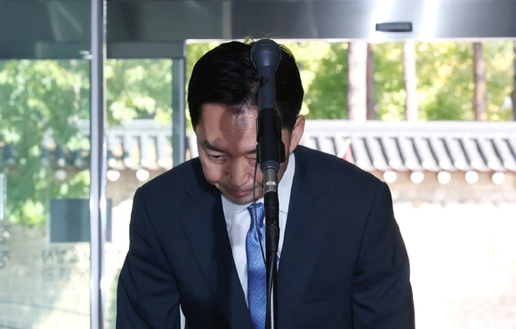 이진수 법무부 장관 직무대행이 8일 국회 법제사법위원회에서 열린 법무부, 대한법률구조공단 등에 대한 국정감사에서 법사위원 질의에 답하고 있다. 2026.10.8 [사진=연합뉴스]