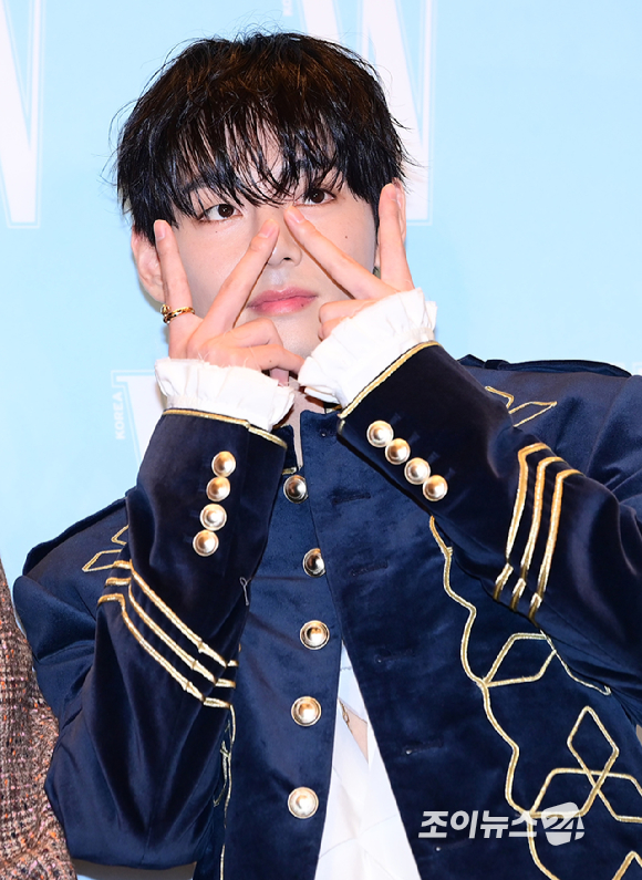 그룹 방탄소년단(BTS) 뷔가 15일 오후 서울 종로구 포시즌스 호텔에서 열린 제20회 유방암 인식 항상 캠페인 자선 행사 'LOVR YOUR'에 참석하고 있다. [사진=정소희 기자]