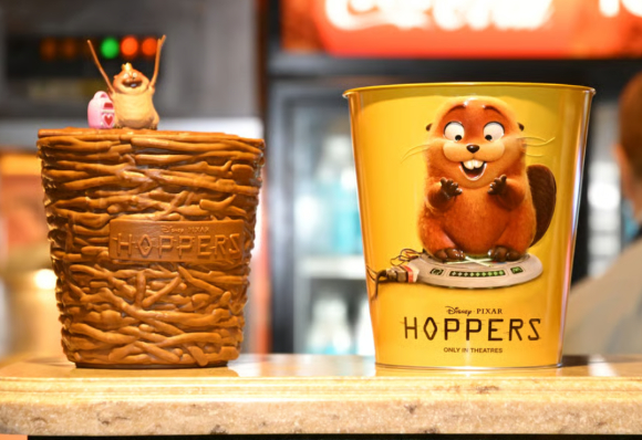 미국 영화관들이 관객 감소로 티켓 판매에 어려움을 겪자 팝콘 용기를 활용한 이색 마케팅에 나서고 있다. 사진은 본 기사 내용과 무관. [사진=Vecteezy]