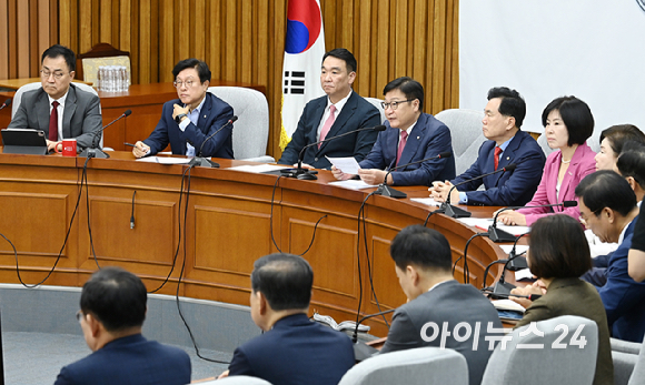 정점식 국민의힘 원내대표가 28일 서울 여의도 국회에서 열린 원내대책회의에서 발언하고 있다. [사진=곽영래 기자]