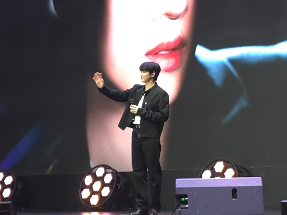 재찬이 중국 충칭에서 아시아 투어 '2025 JAECHAN ASIA TOUR 'JCFACTORY''(이하 'JCFACTORY')를 개최하고 팬들을 만나고 있다. [사진=동요엔터테인먼트]