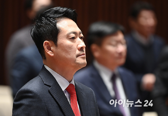 장동혁 국민의힘 대표가 12일 서울 여의도 국회에서 열린 의원총회에 참석하고 있다. [사진=곽영래 기자]