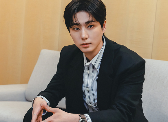 밴드 데이식스 영케이가 최근 서울 모처에서 진행한 정규 2집 'YOUNGEST'(영기스트) 발매 기념 인터뷰에서 포즈를 취하고 있다. [사진=JYP엔터테인먼트]