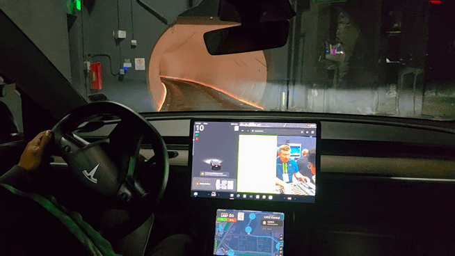 "지하 동굴?" 베가스 루프 진입을 위해 지하로 내려가는 중. [사진=박지은 기자]