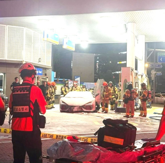 신사동 람보르기니 차량 화재. [사진=연합뉴스(인스타그램 캡처)]