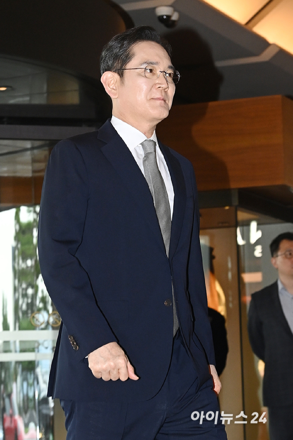 이재용 삼성전자 회장이 1일 서울 중구 신라호텔에서 열린 2026년 제36회 삼성호암상 시상식에 참석하고 있다. [사진=곽영래 기자]