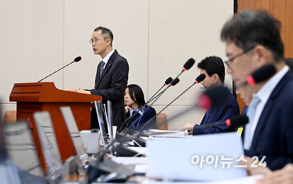 황기연 한국수출입은행장 20일 서울 여의도 국회에서 열린 재정경제기획위원회 국정감사(한국수출입은행 등) 국정감사에서 업무보고를 하고 있다. [사진=곽영래 기자]