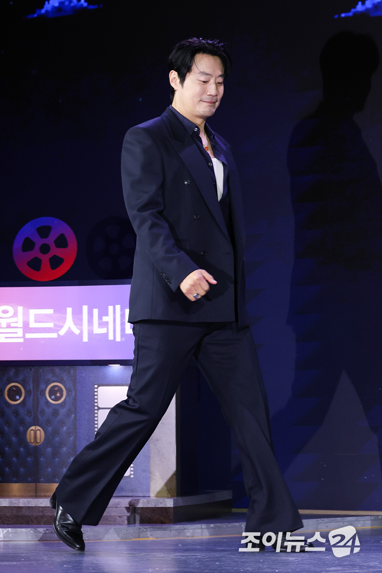 배우 이희준이 28일 오전 서울 영등포구 여의도 페어몬트 앰배서더 서울 호텔에서 진행된 넷플릭스 '꿀알바' 제작발표회에 참석해 포즈를 취하고 있다. [사진=문수지 기자]