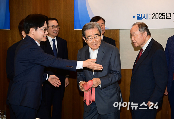 1일 서울 광화문 한국프레스센터에서 산업통산부 역대 장관 초청 간담회가 열렸다. [사진=정소희 기자]