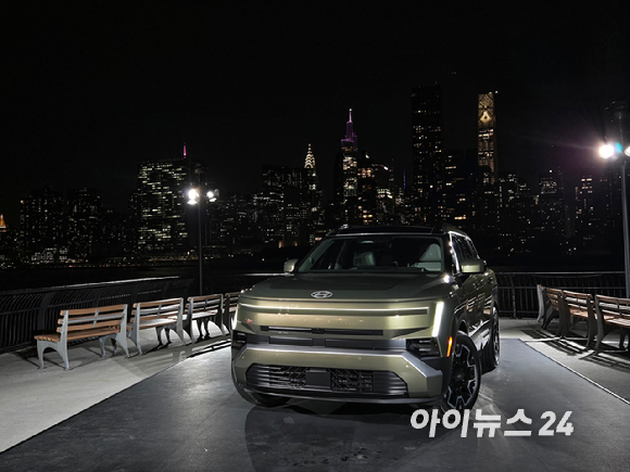 1일(현지시간) 미국 뉴욕에서 열린 '디 올 뉴 투싼 월드 프리미어' 에 전시된 디 올 뉴 투싼. [사진=최란 기자]