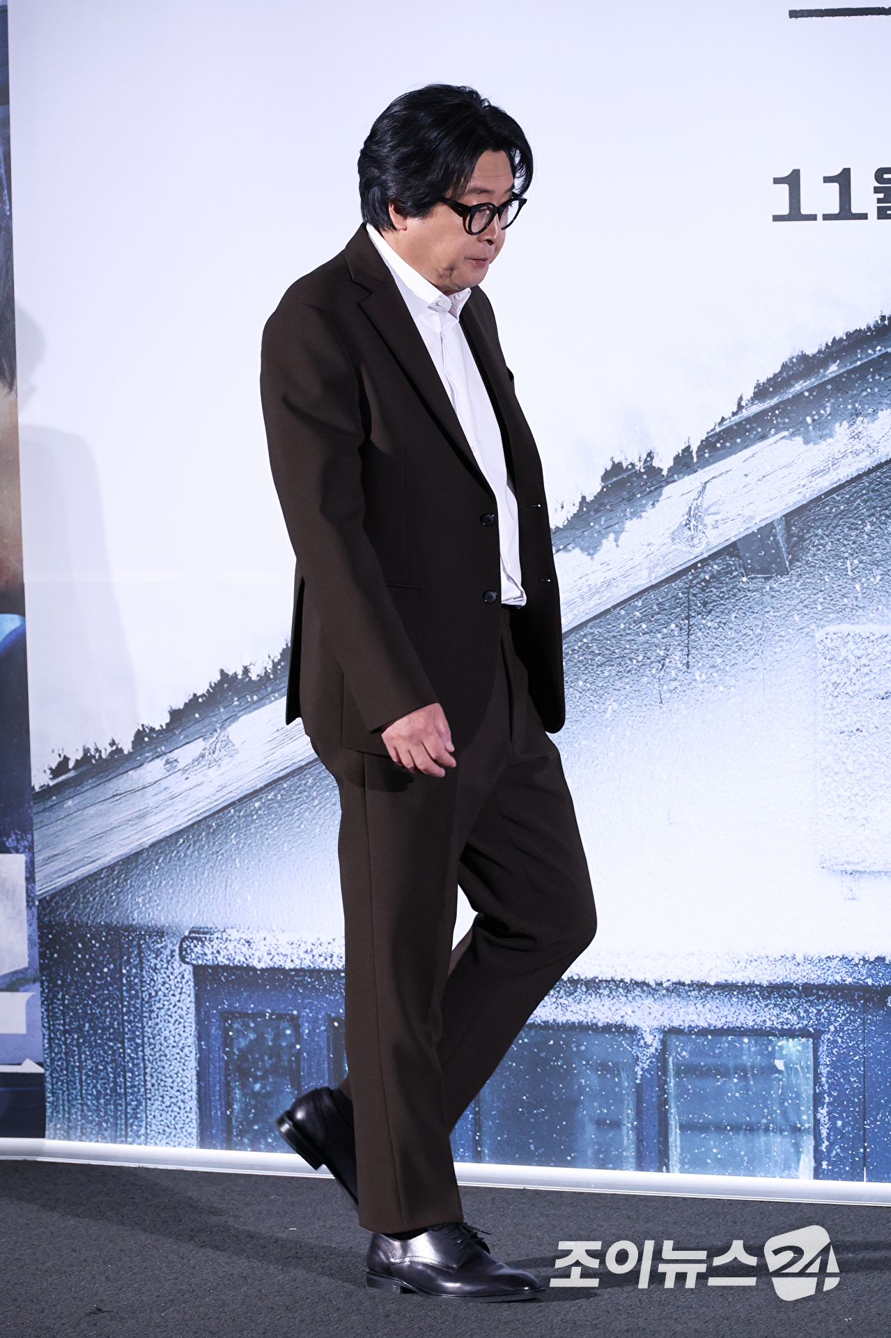 배우 김윤석이 30일 오전 서울 용산구 CGV 용산아이파크몰점에서 진행된 영화 '폭설'(감독 홍의정, 박선우) 제작보고회에 참석해 포즈를 취하고 있다. [사진=문수지 기자]