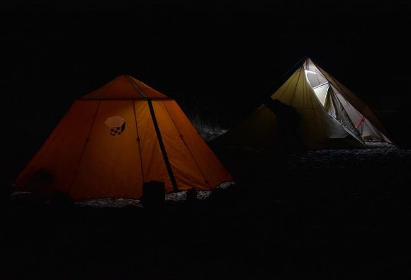 경기도 가평의 한 차량용 루프탑 텐트에서 50대 남성이 숨진 채 발견돼 경찰이 조사에 나섰다. 본 기사와 무관한 이미지. [사진=픽사베이@zzarri69]