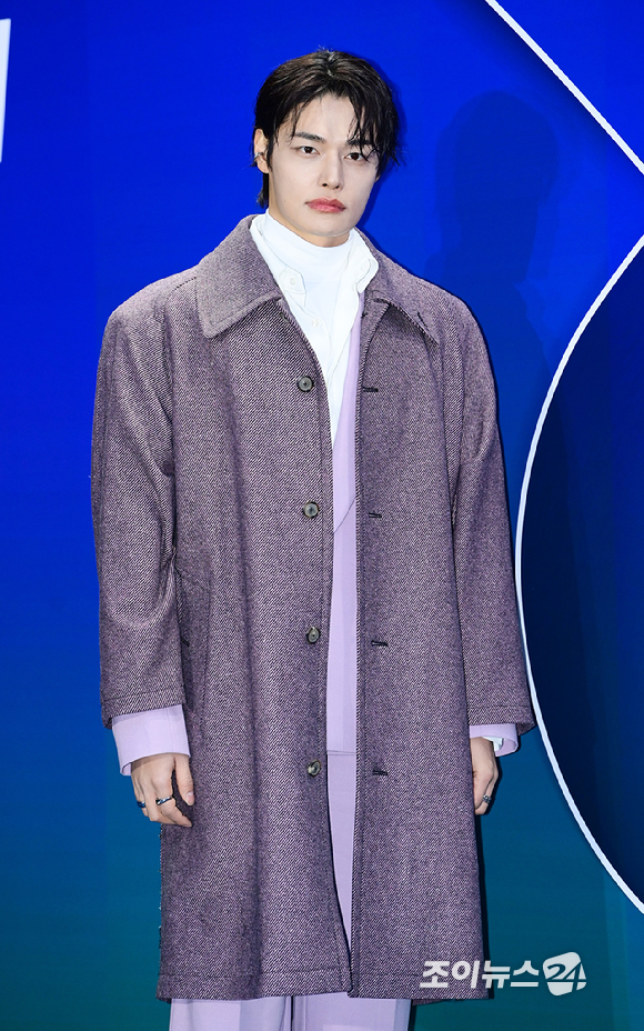 모델 겸 방송인 정혁이 3일 오후 서울 동대문디자인플라자(DDP)에서 진행된 '2026 F/W 서울패션위크(SFW)' 오프닝 쇼 뮌 컬렉션 포토월 행사에 참석하고 있다. [사진=정소희 기자]