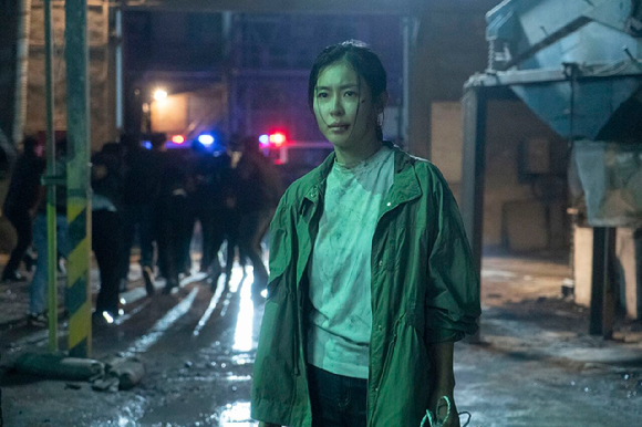 배우 서민주가 영화 '정보원' 인터뷰에 앞서 포즈를 취하고 있다. [사진=엔에스이엔엠]