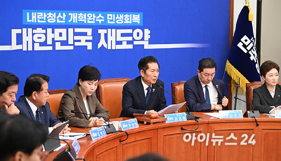 정청래 더불어민주당 대표가 15일 서울 여의도 국회에서 열린 최고위원회의에서 발언하고 있다. [사진=곽영래 기자]