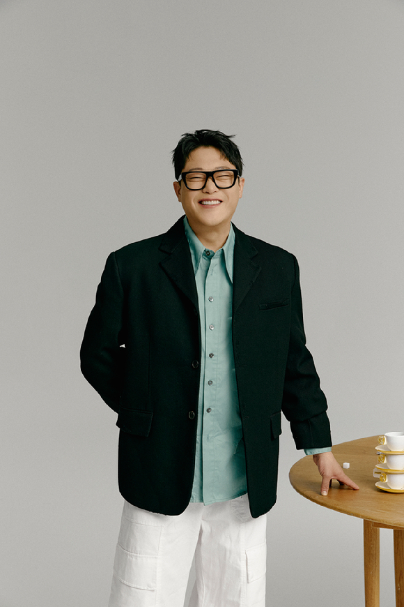 배우 임성재가 넷플릭스 시리즈 '원더풀스' 인터뷰에 앞서 포즈를 취하고 있다. [사진=넷플릭스]