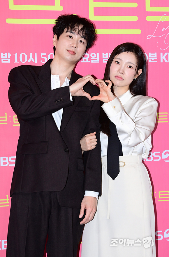 배우 문동혁과 김아영이 11일 오후 서울 영등포동 CGV영등포에서 열린 2025 KBS 2TV 단막 프로젝트 '러브 : 트랙' 제작발표회에 참석하고 있다. [사진=정소희 기자]