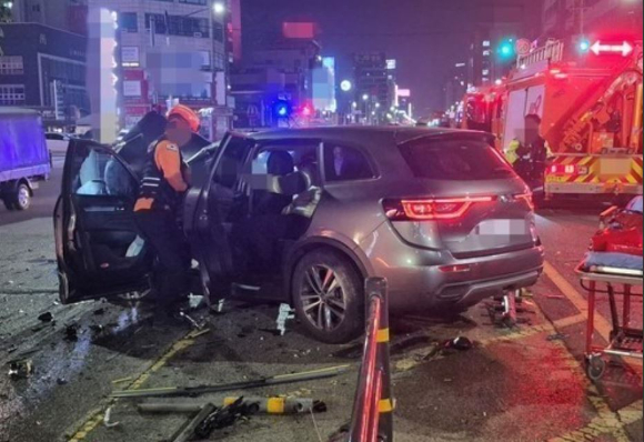 무면허 상태에서 술에 취해 운전하다 교통사고를 내 2명을 숨지게 한 20대 남성이 실형을 선고받았다. 사진은 사고 현장. [사진=인천소방본부]