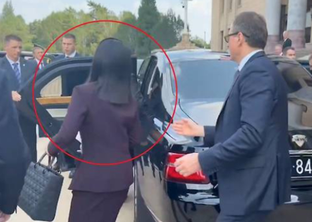 지난 3일 김정은 당 총비서가 중국인민항일전쟁 및 세계반파쇼전쟁승리(전승절) 80돌(주년) 기념행사에 참석해 블라디미르 푸틴 러시아 대통령과 포옹하고 있다. [사진=평양 노동신문]