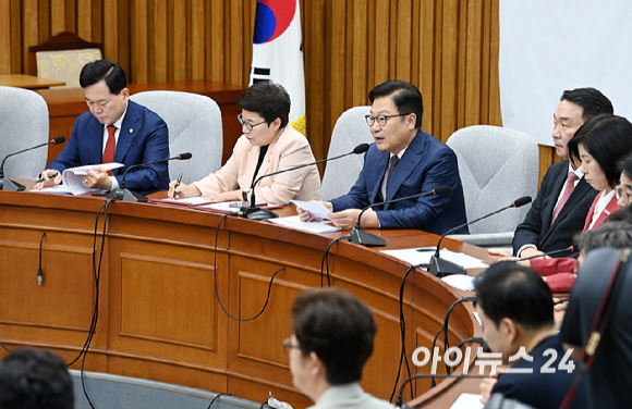 정점식 국민의힘 원내대표가 1일 서울 여의도 국회에서 열린 원내대책회의에서 발언하고 있다. [사진=곽영래 기자]
