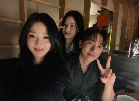 넷플릭스 오리지널 '솔로지옥' 출연자 김현중이 신지연, 성민지와 함께한 사진을 공개했다. [사진=김현중 인스타그램]