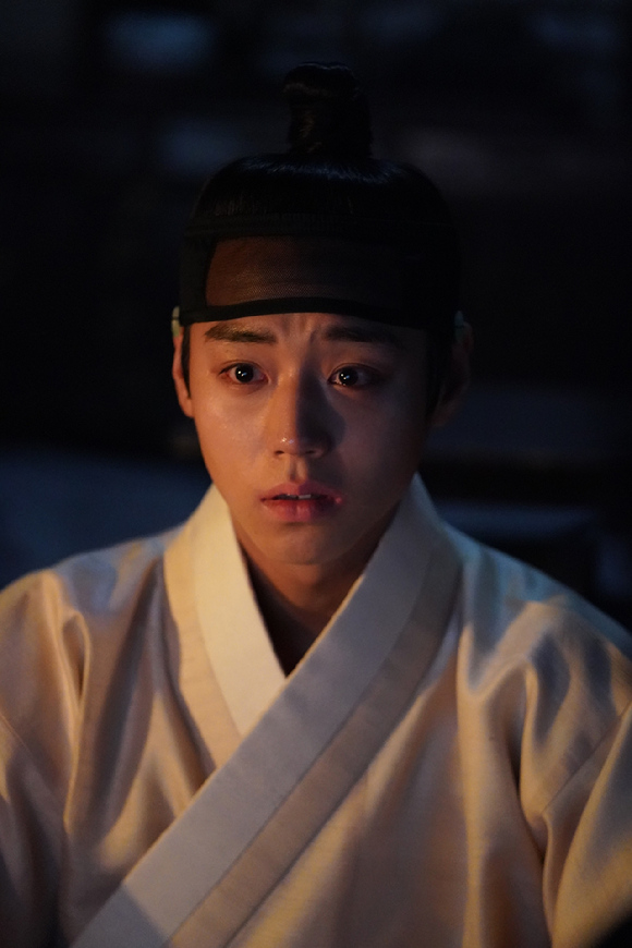 배우 박지훈이 영화 '왕과 사는 남자'에서 열연하고 있다. [사진=(주)쇼박스]