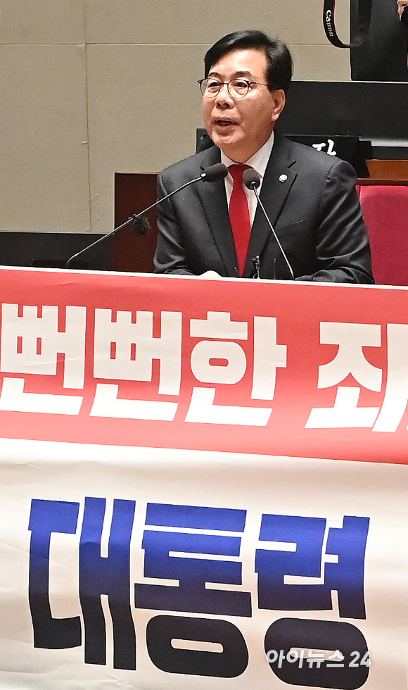 송언석 국민의힘 원내대표가 6일 서울 여의도 국회에서 열린 의원총회에서 발언하고 있다. [사진=곽영래 기자]