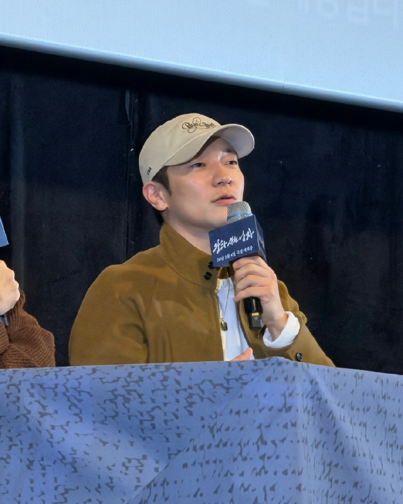 장항준 감독과 배우 손석구가 영화 '왕과 사는 남자' GV에 참석해 남다른 친분을 과시했다. [사진=쇼박스]
