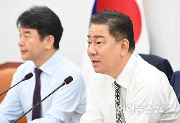 김병기 더불어민주당 원내대표가 17일 오전 서울 여의도 국회에서 열린 원내대책회의에서 발언하고 있다. [사진=곽영래 기자]