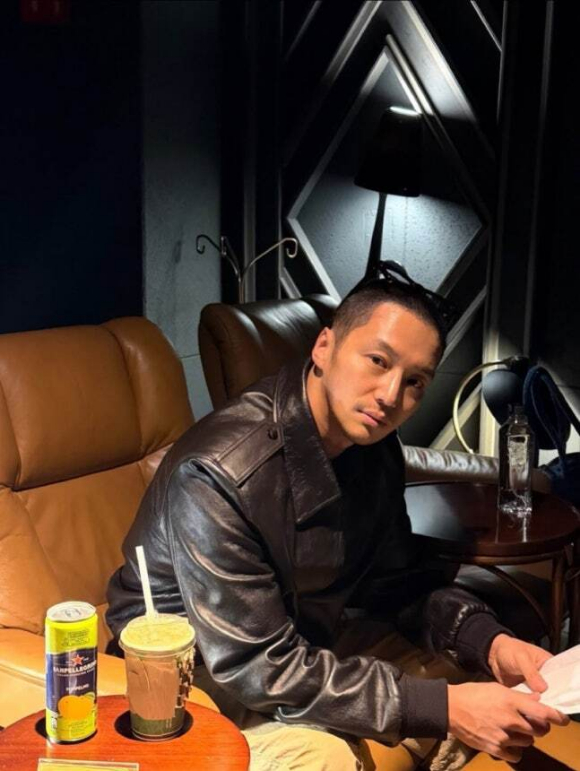 변요한, 결혼 후 삭발 파격 변신...♥티파니 좋아요 누르며 달달 럽스타