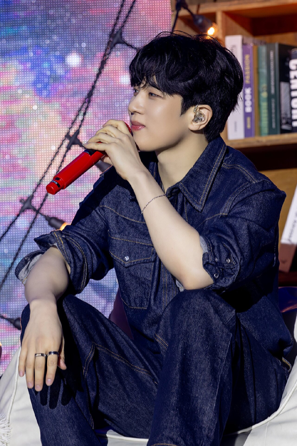 엔플라잉이 서울 KBS아레나에서 2026 N.Flying FAN MEETING '우.사.합 : 우리 사소한 얘기 좀 합시다'를 개최하고 팬들을 만나고 있다. [사진=FNC엔터테인먼]